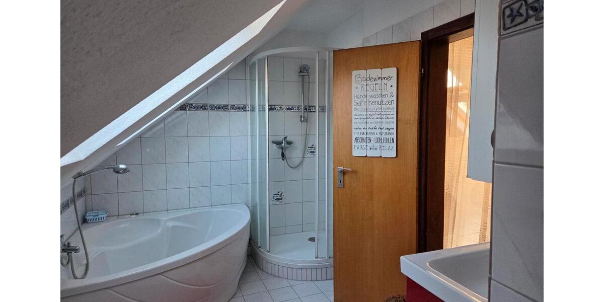 Dachgeschoßwohnung Homburg - 3 Zimmer, 90 m&sup2;, 700&euro; | Angebot:25744806