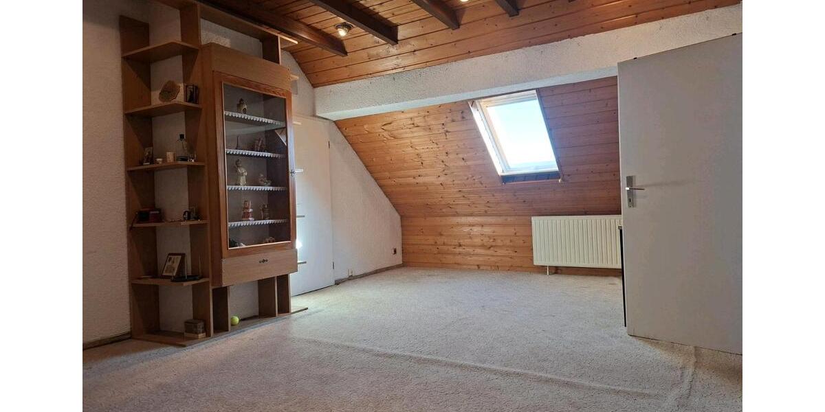 Dachgeschoßwohnung Heusweiler - 3 Zimmer, 70 m&sup2;, 670&euro; | Angebot:24733125