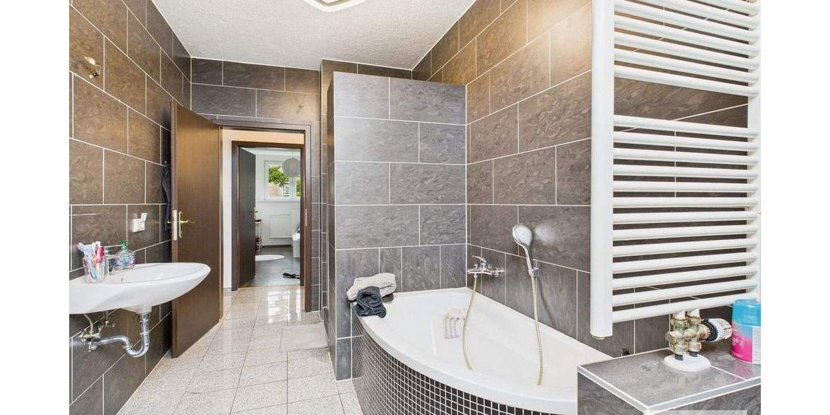 Mehrfamilienhaus, Wohnhaus Saarbrücken Alt-Saarbrücken - 9 Zimmer, 239 m&sup2;, 465.000&euro; | Angebot:25666422