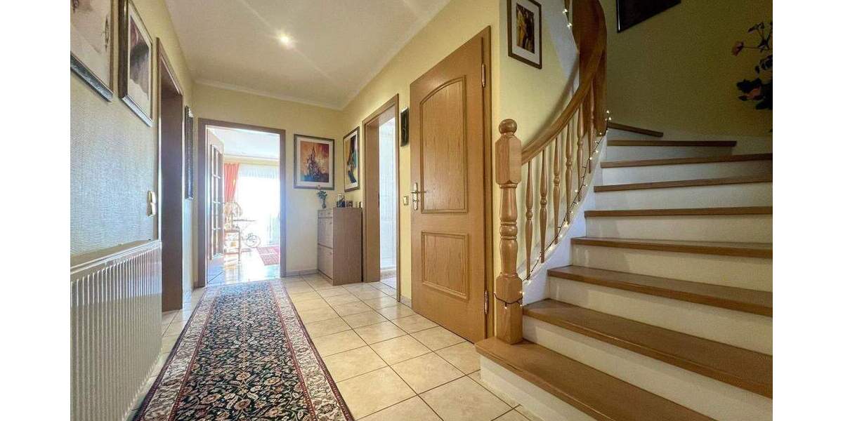 Einfamilienhaus Neunkirchen Innenstadt - 6 Zimmer, 210 m&sup2;, 395.000&euro; | Angebot:25755189