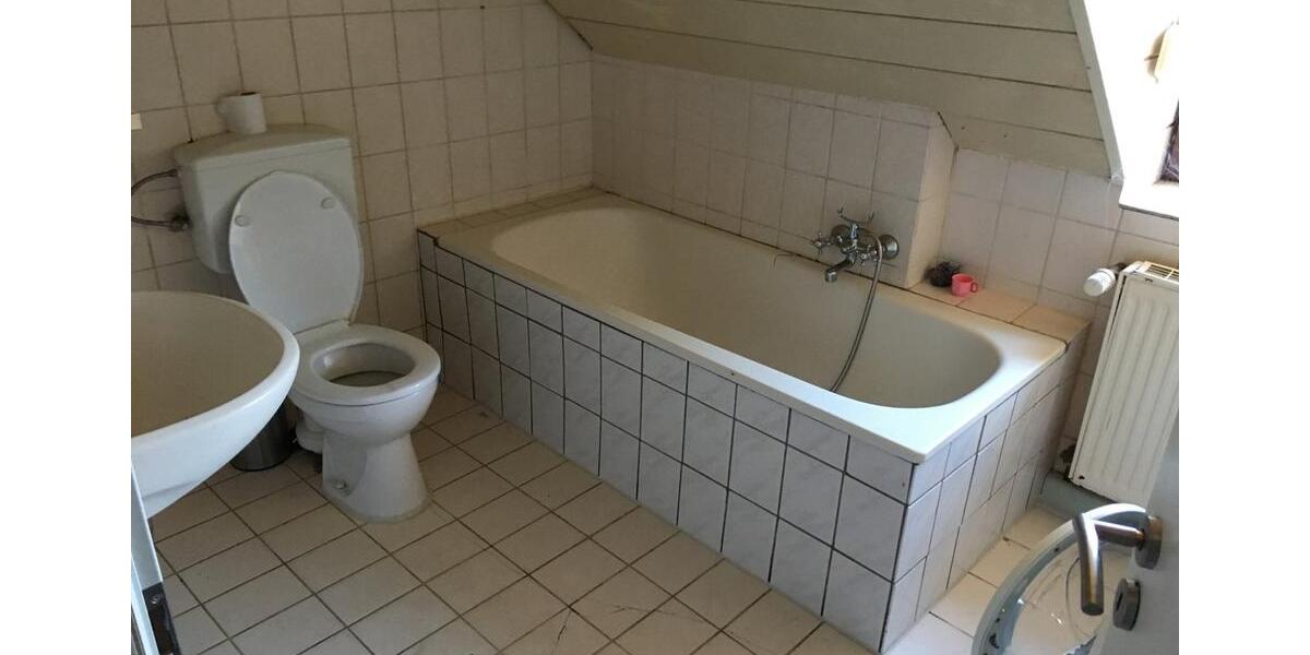 Dachgeschoßwohnung Neunkirchen - 5 Zimmer, 105 m&sup2;, 780&euro; | Angebot:25393482