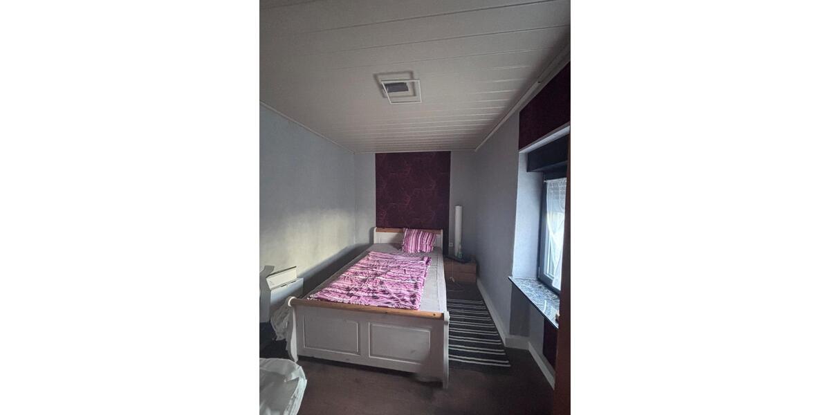Reihenhaus Eppelborn - 8 Zimmer, 145 m&sup2;, 1.100&euro; | Angebot:26612377