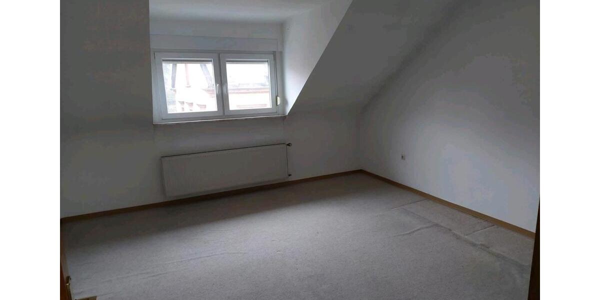Dachgeschoßwohnung Zweibrücken - 3 Zimmer, 77 m&sup2;, 500&euro; | Angebot:25907896