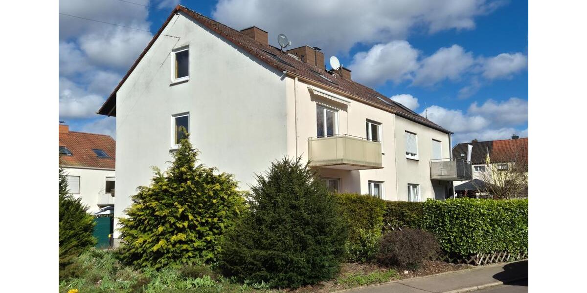 Etagenwohnung Saarbrücken West - 6 Zimmer, 120 m&sup2;, 1.000&euro; | Angebot:25307885