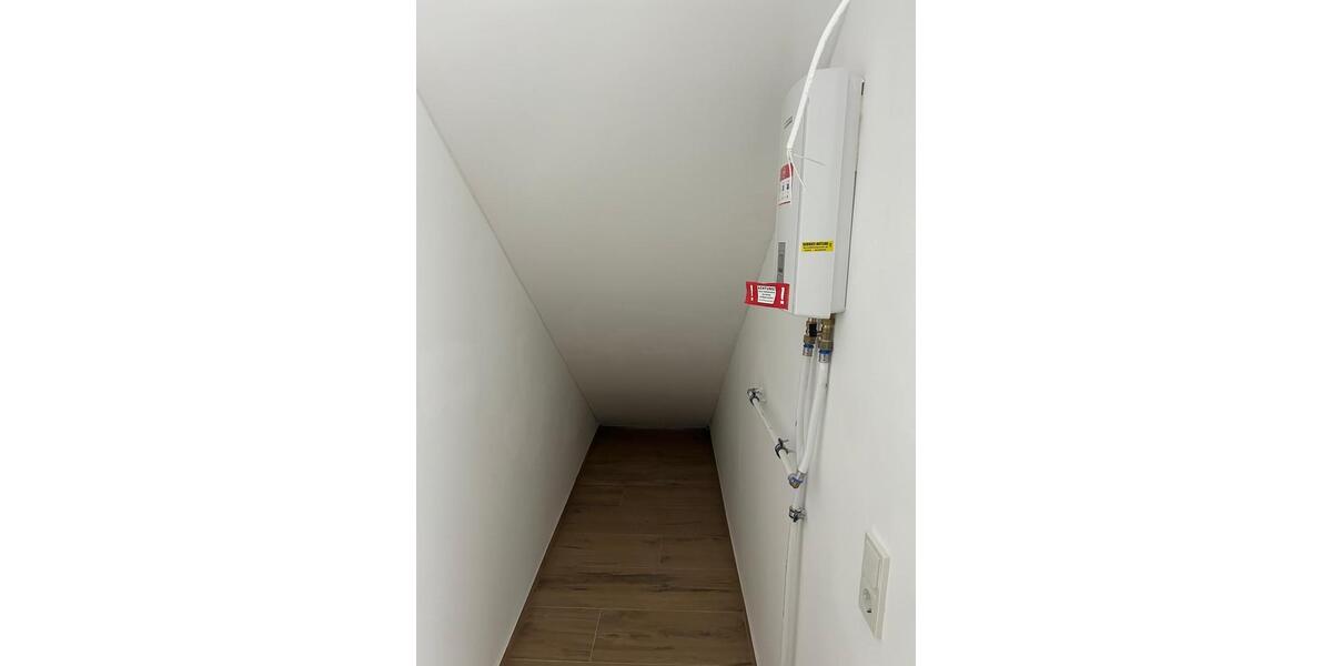 Etagenwohnung Neunkirchen Heinitz - 2 Zimmer, 75 m&sup2;, 990&euro; | Angebot:24101090