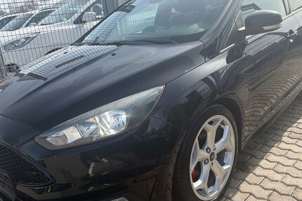 Ford Focus 193.000 km 6.900 &euro; Saarlouis 66740