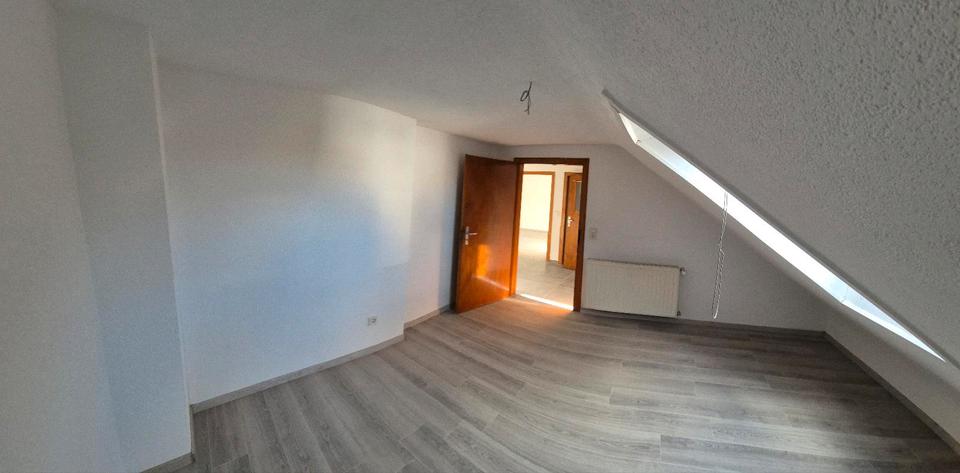 Dachgeschoßwohnung Saarbrücken West - 3 Zimmer, 50 m&sup2;, 650&euro; | Angebot:25994670