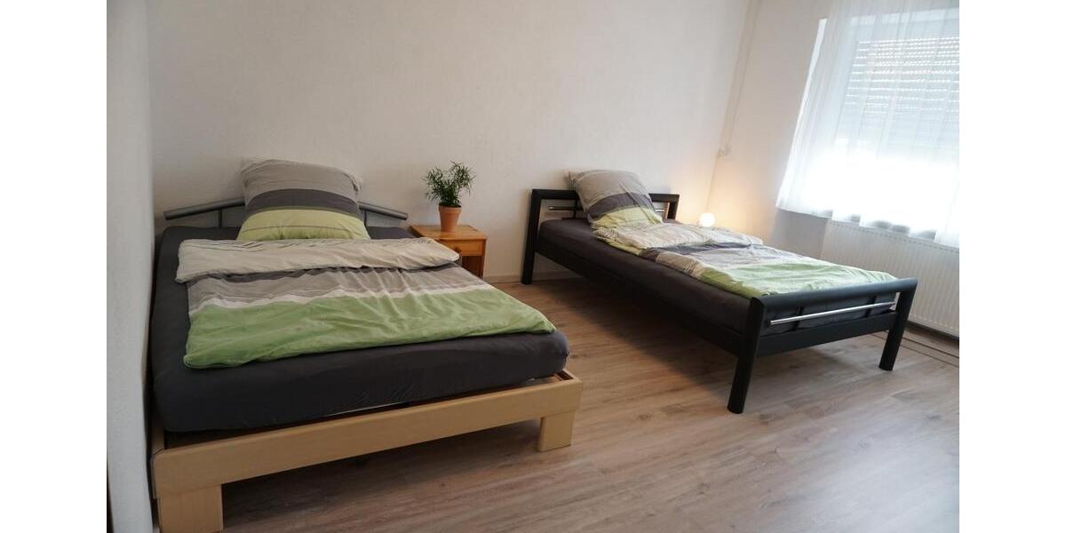 Reihenhaus Schwalbach - 7 Zimmer, 140 m&sup2;, 290.000&euro; | Angebot:25791067