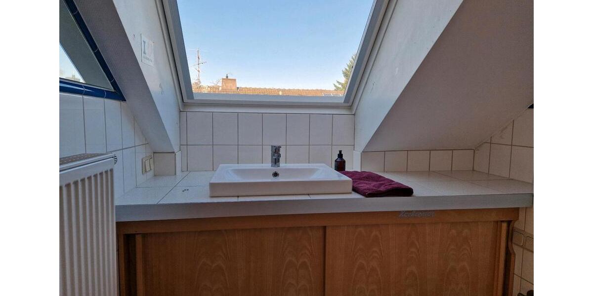 Dachgeschoßwohnung Saarbrücken Kieselhumes - 2.5 Zimmer, 65 m&sup2;, 600&euro; | Angebot:25302445