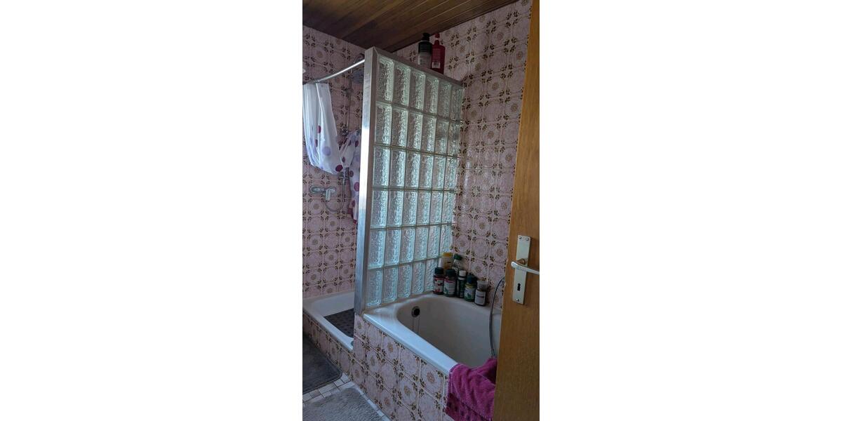 Etagenwohnung Saarbrücken Kieselhumes - 4 Zimmer, 130 m&sup2;, 1.000&euro; | Angebot:25857857