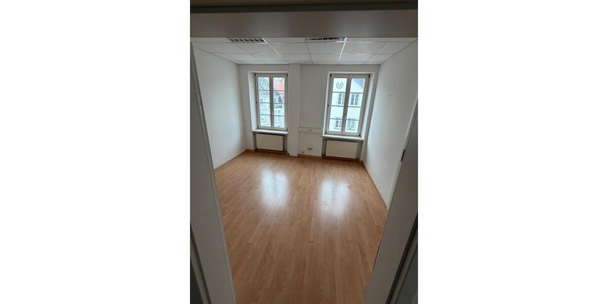 Etagenwohnung Saarbrücken Kieselhumes - 4 Zimmer, 130 m&sup2;, 1.100&euro; | Angebot:26566234