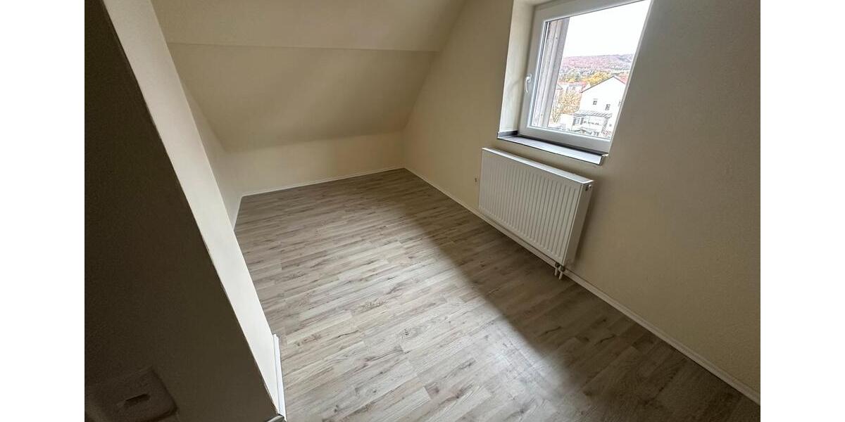 Doppelhaushälfte Saarbrücken - 7 Zimmer, 130 m&sup2;, 990&euro; | Angebot:25417070