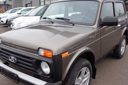 Lada Niva 22.000 km 16.999 &euro; Lebach 66822
