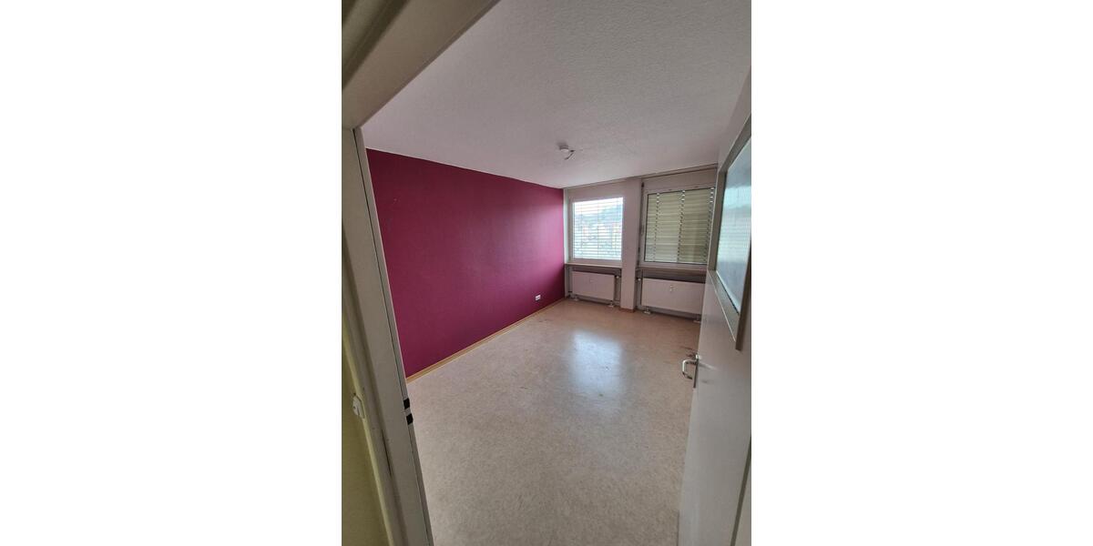 Dachgeschoßwohnung Püttlingen - 4 Zimmer, 107 m&sup2;, 650&euro; | Angebot:25959713