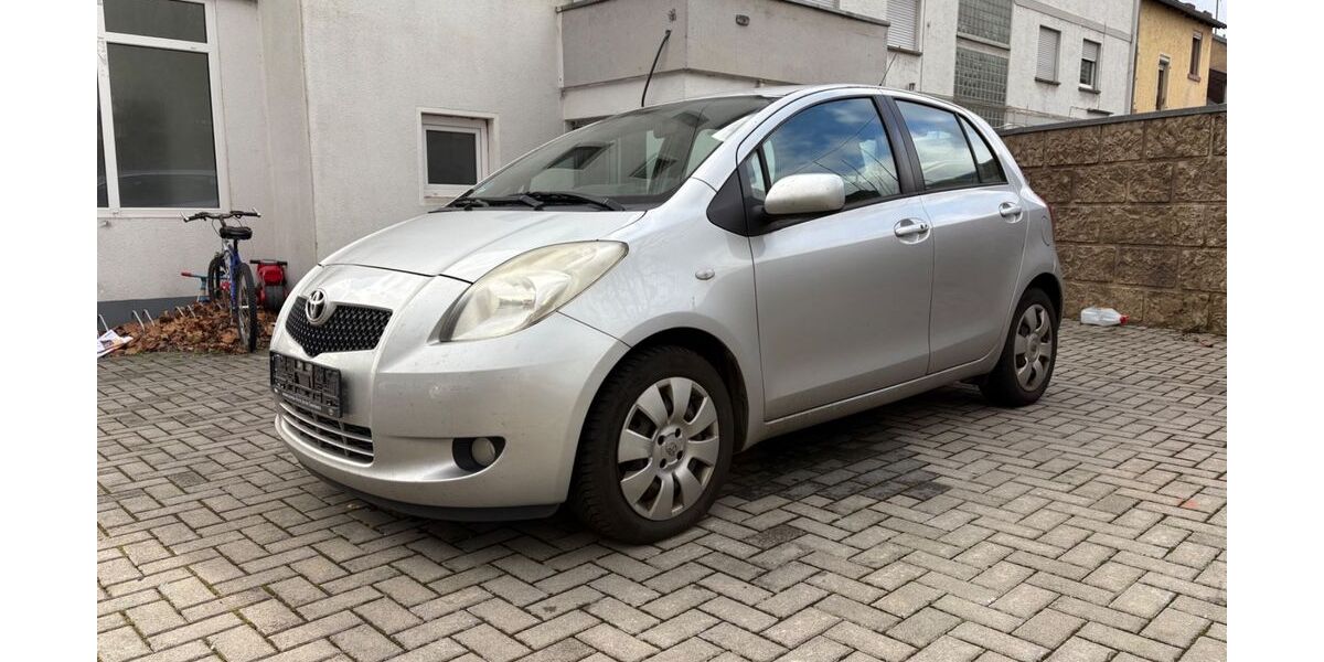 Toyota Yaris 149.010 km 3.600 &euro; Saarbrücken 66126
