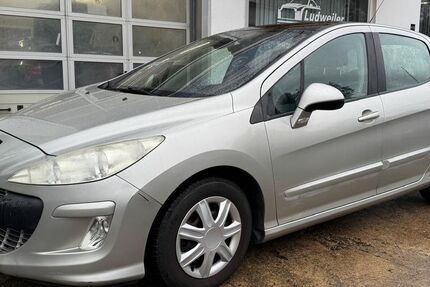 Peugeot 308 81.000 km 4.999 &euro; Saarbrücken 66115