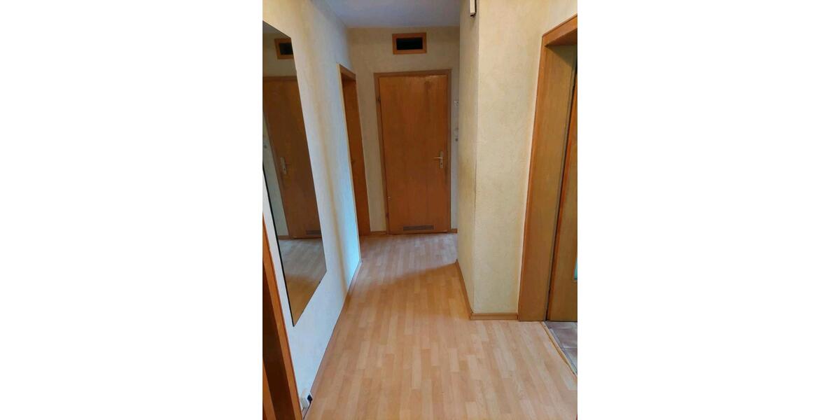 Dachgeschoßwohnung Zweibrücken - 3 Zimmer, 77 m&sup2;, 500&euro; | Angebot:25907896