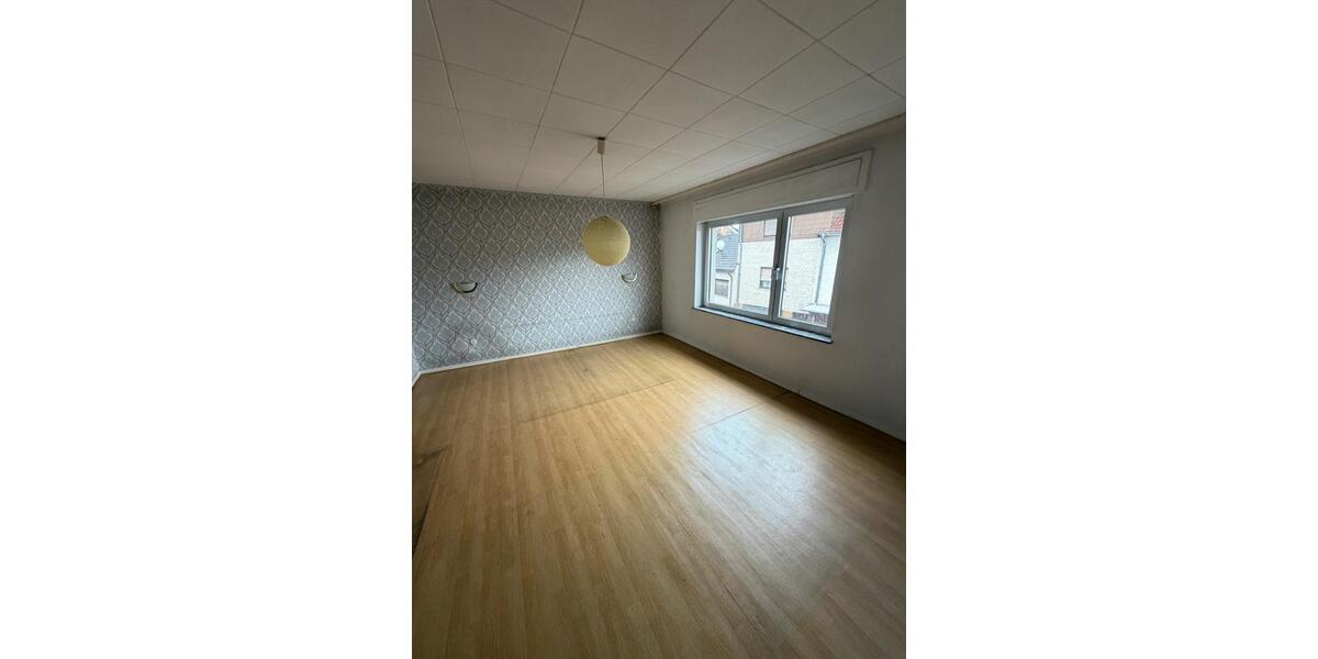 Einfamilienhaus Wadgassen - 5 Zimmer, 150 m&sup2;, 74.000&euro; | Angebot:25988431