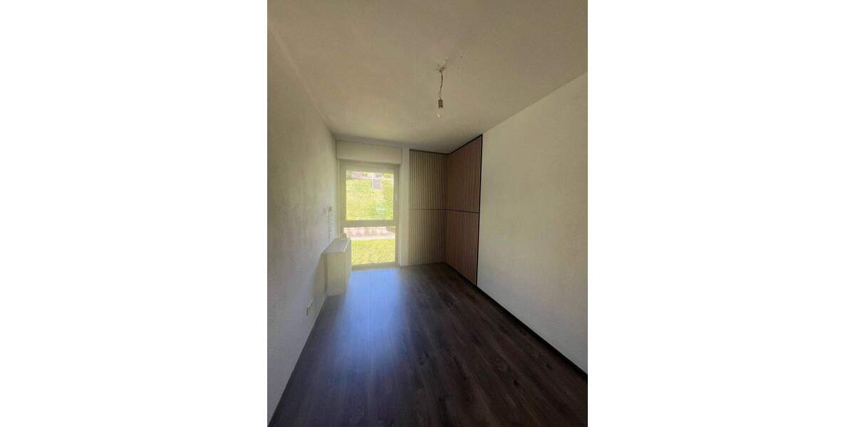 Etagenwohnung Saarbrücken Dudweiler - 3 Zimmer, 90 m&sup2;, 152.000&euro; | Angebot:25730777