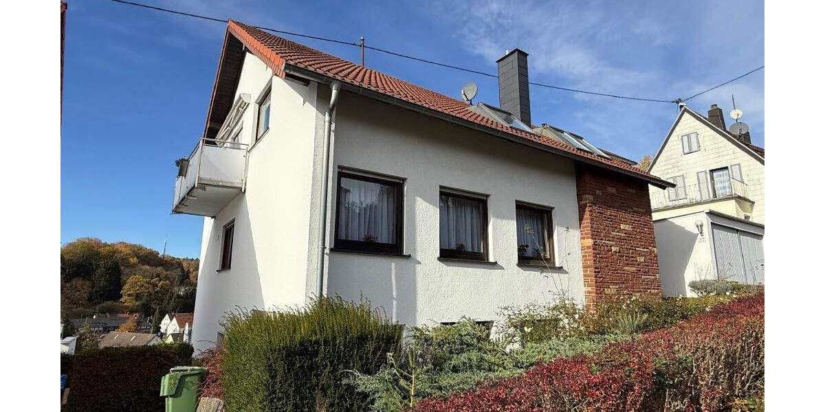 Etagenwohnung Saarbrücken Brebach-Fechingen - 4 Zimmer, 86 m&sup2;, 229.000&euro; | Angebot:25695570
