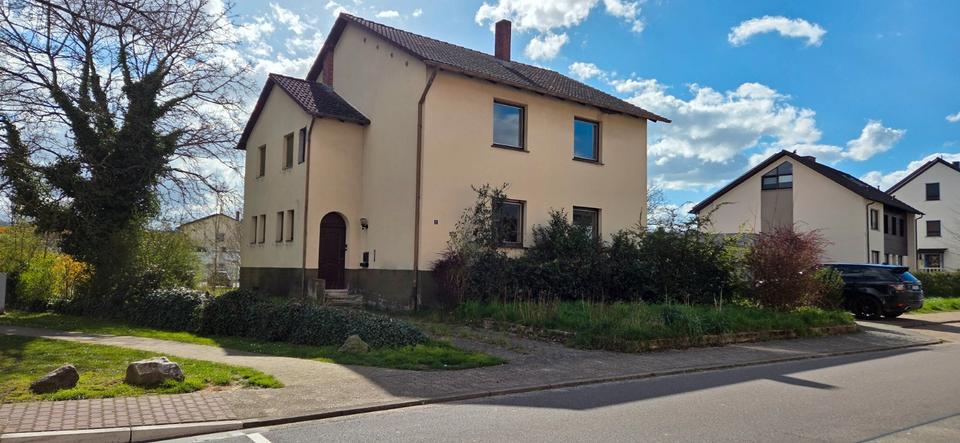 Einfamilienhaus Überherrn - 7 Zimmer, 160 m&sup2;, 180.000&euro; | Angebot:26021115