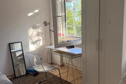 Wohnung Saarbrücken Eschberg - 1 Zimmer, 24 m&sup2;, 380&euro; | Angebot:27644343