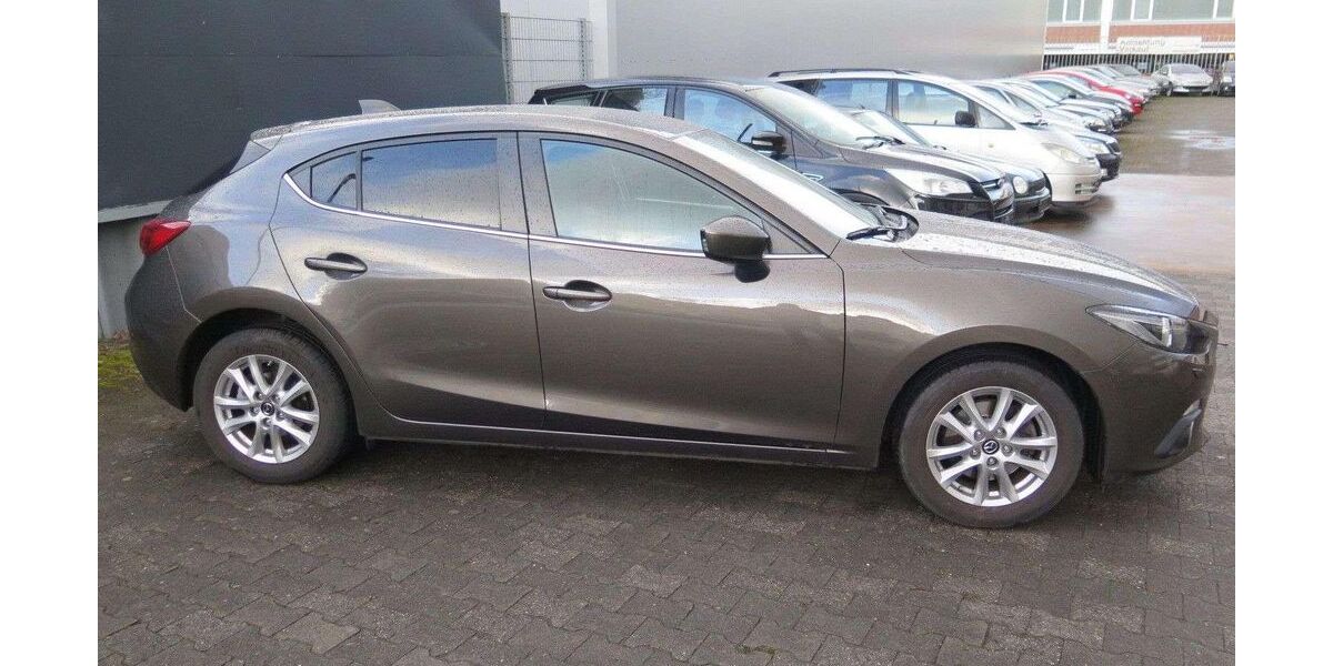 Mazda 3 83.700 km 12.222 &euro; Saarbrücken 66117