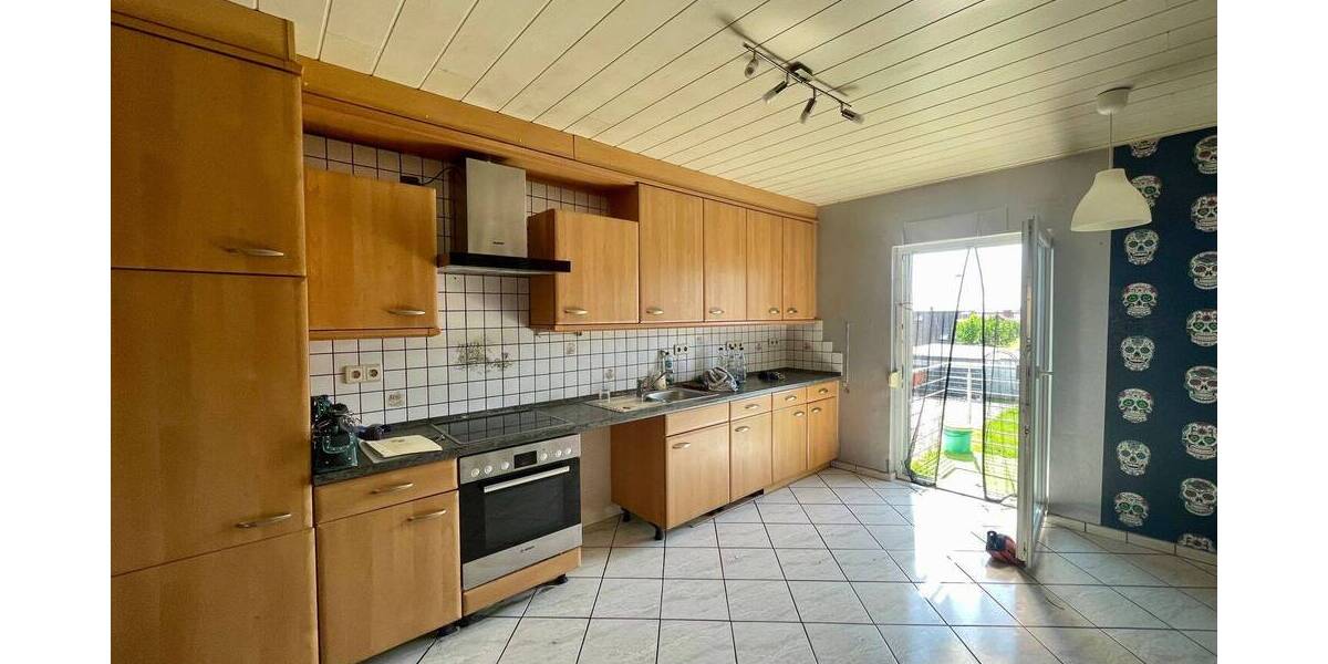 Reihenmittelhaus Überherrn Berus - 7 Zimmer, 175 m&sup2;, 140.000&euro; | Angebot:25731180