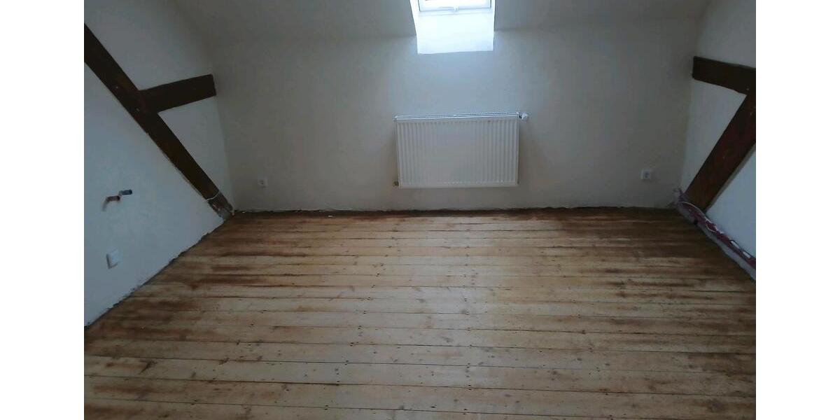 Etagenwohnung Sankt Wendel - 7 Zimmer, 180 m&sup2;, 1.000&euro; | Angebot:25056980