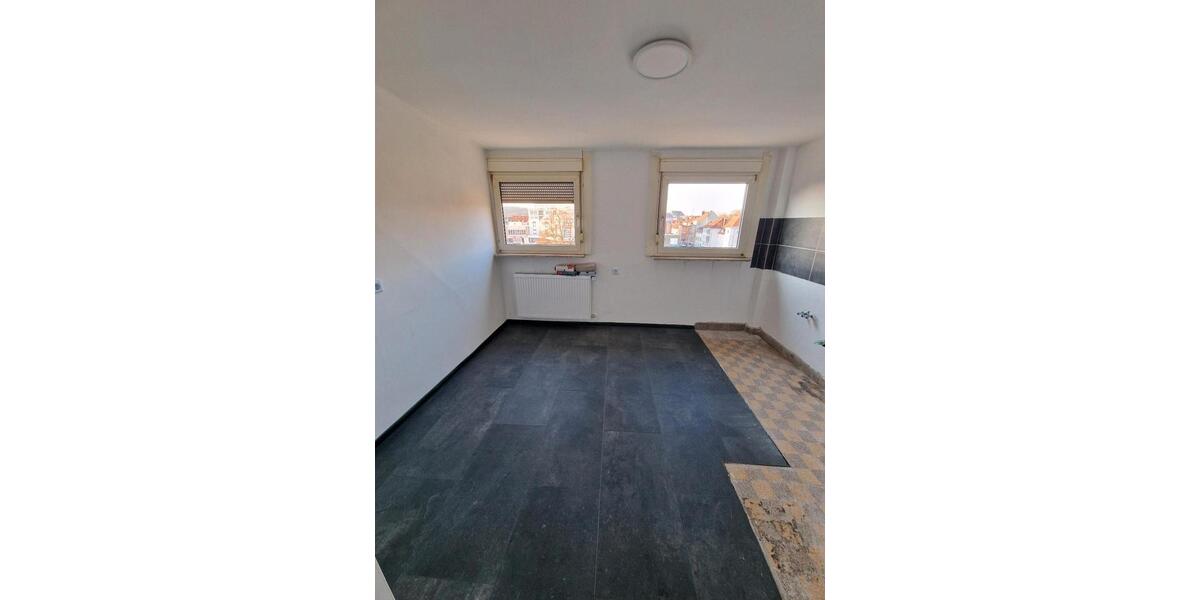 Dachgeschoßwohnung Schiffweiler - 4 Zimmer, 100 m&sup2;, 700&euro; | Angebot:25823304