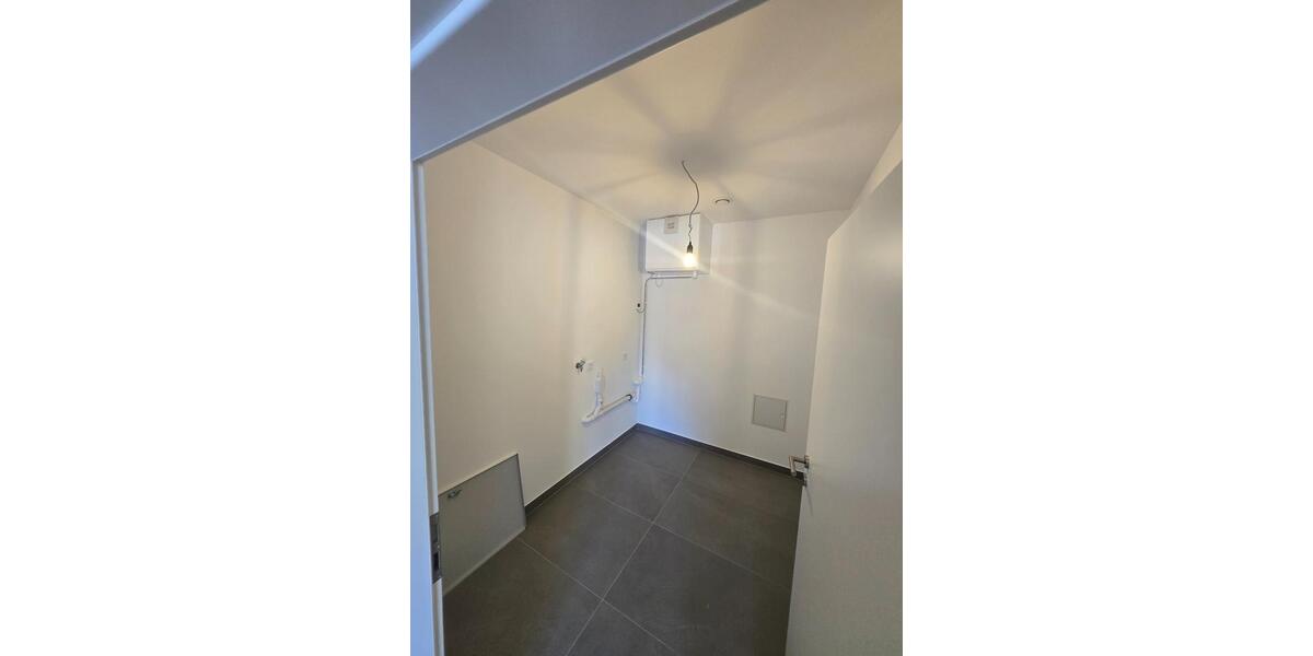 Erdgeschoßwohnung Homburg - 2 Zimmer, 84 m&sup2;, 1.050&euro; | Angebot:25056985