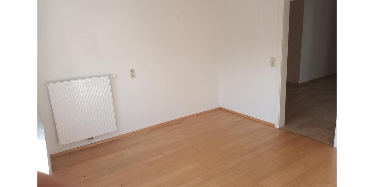 Erdgeschoßwohnung Beckingen - 3 Zimmer, 130 m&sup2;, 975&euro; | Angebot:25572199