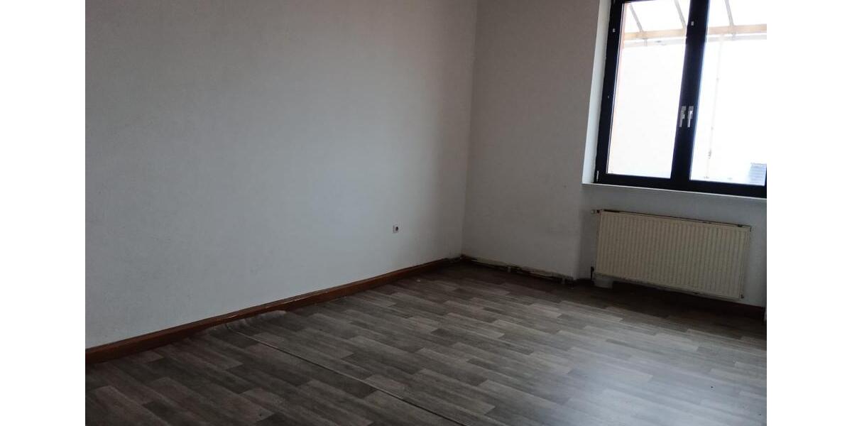 Etagenwohnung Saarbrücken Malstatt - 3 Zimmer, 95 m&sup2;, 500&euro; | Angebot:25756147