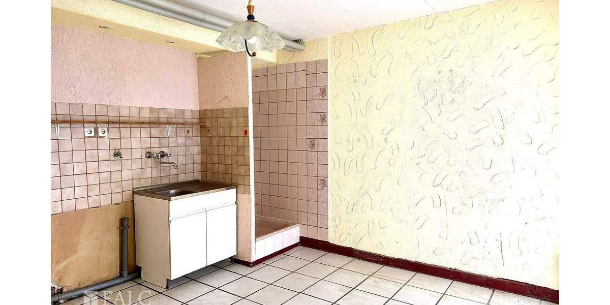 Einfamilienhaus Quierschied - 6 Zimmer, 148 m&sup2;, 114.900&euro; | Angebot:25771919