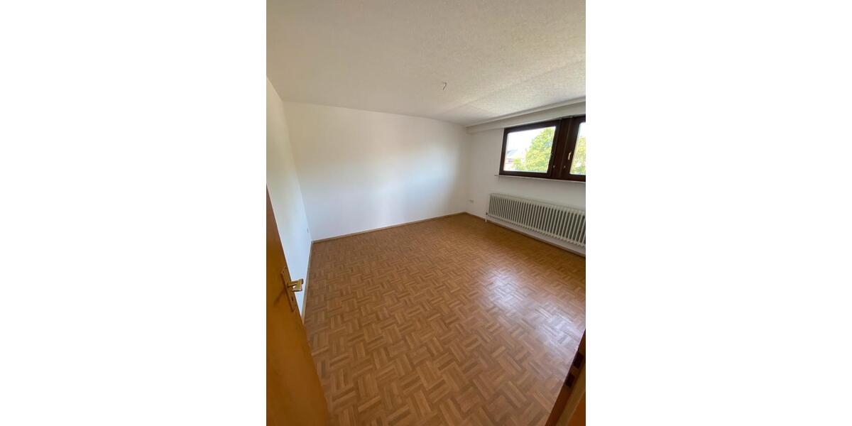 Dachgeschoßwohnung Saarlouis - 3 Zimmer, 81 m&sup2;, 820&euro; | Angebot:25712634