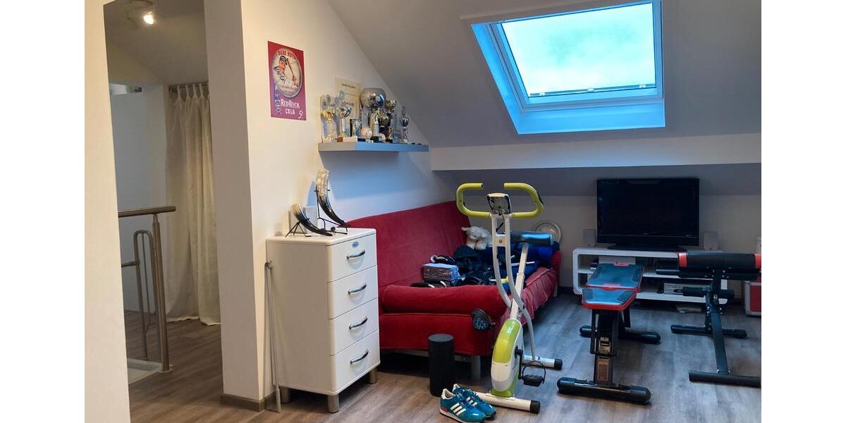 Dachgeschoßwohnung Saarlouis - 6 Zimmer, 116 m&sup2;, 240.000&euro; | Angebot:26145652
