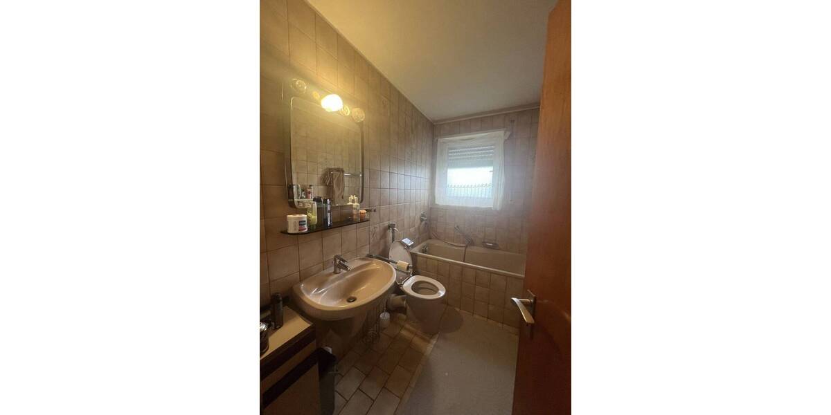 Reihenmittelhaus Saarbrücken Klarenthal - 8 Zimmer, 170 m&sup2;, 279.000&euro; | Angebot:26833730