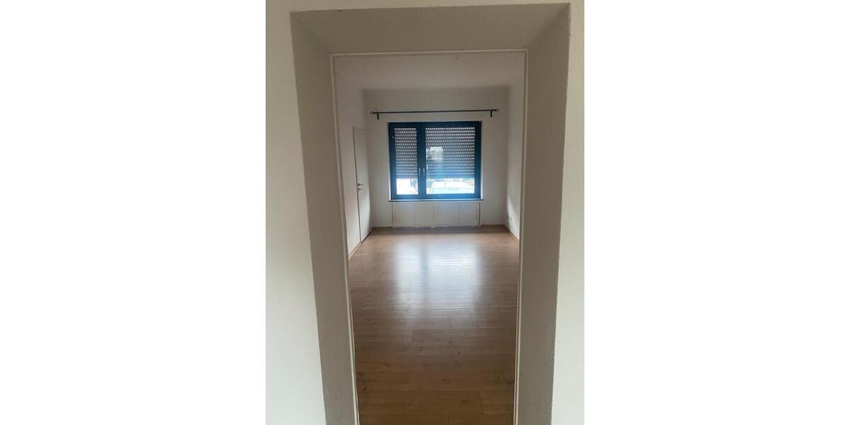 Etagenwohnung Saarwellingen - 3 Zimmer, 85 m&sup2;, 590&euro; | Angebot:26653364