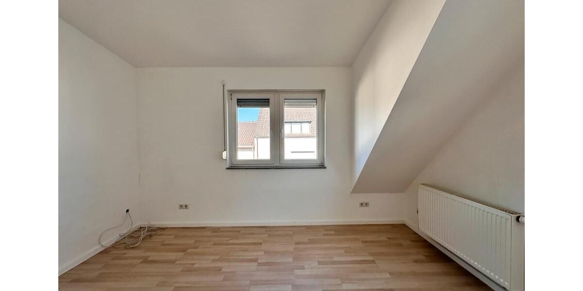 Dachgeschoßwohnung Dillingen (Saar) - 2 Zimmer, 20 m&sup2;, 390&euro; | Angebot:25539832