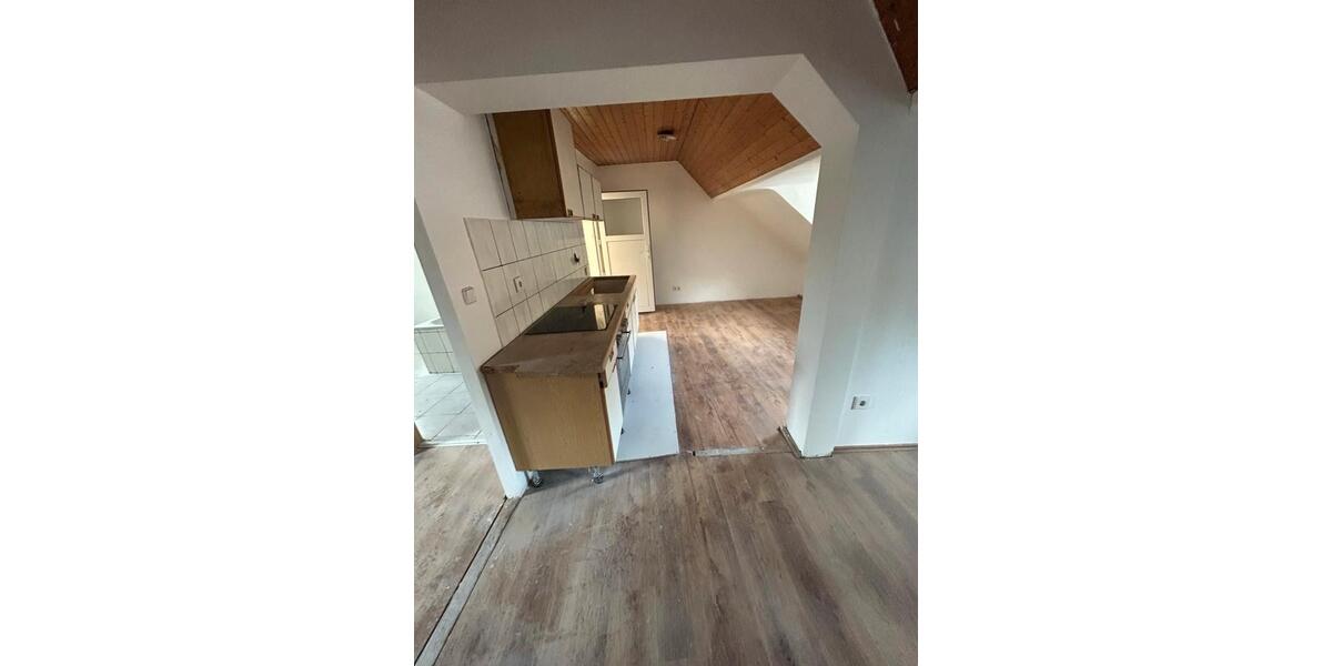 Dachgeschoßwohnung Sankt Ingbert - 3 Zimmer, 55 m&sup2;, 385&euro; | Angebot:24710708