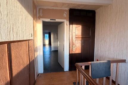 Wohnung Schiffweiler - 6 Zimmer, 171 m&sup2;, 1.000&euro; | Angebot:25443001