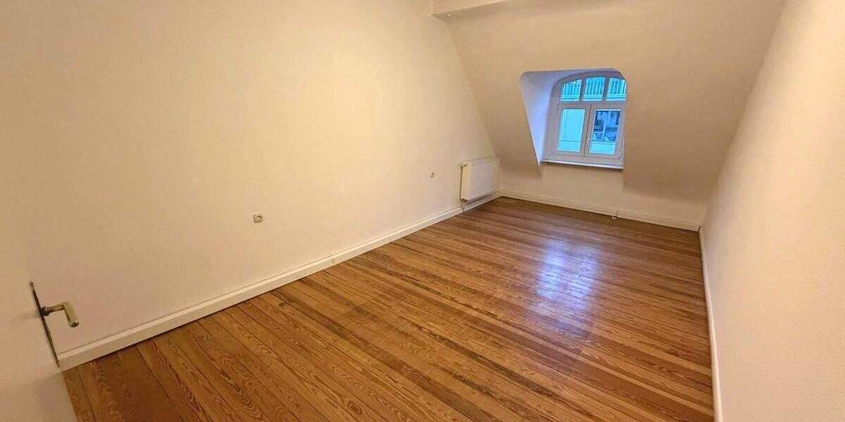 Etagenwohnung Saarbrücken St Johann - 3 Zimmer, 74 m&sup2;, 630&euro; | Angebot:25734880