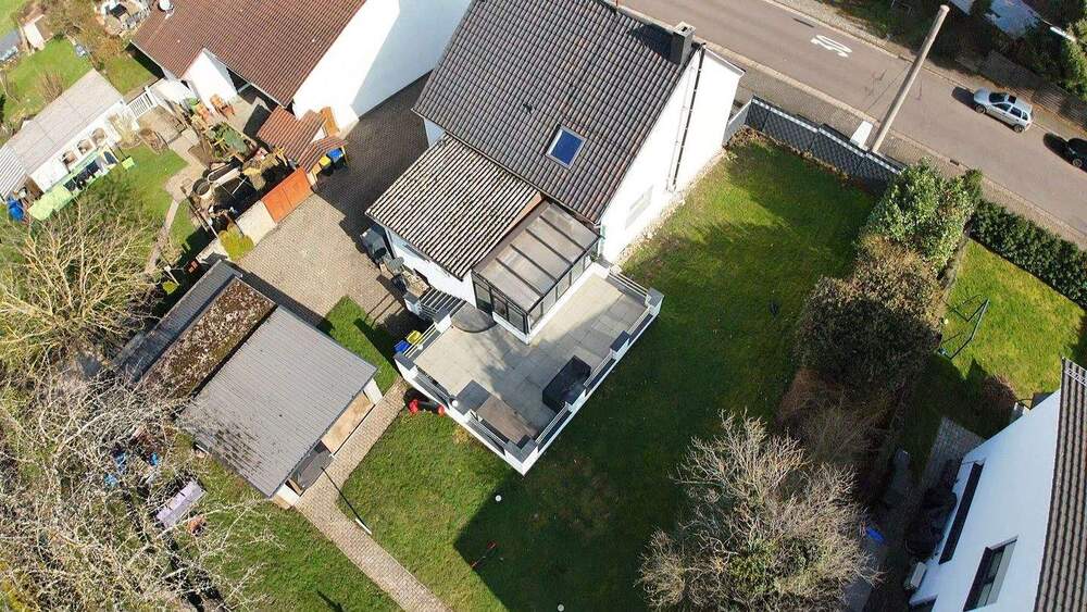 Freistehendes EFH mit großem Garten, Terrasse & Erweiterungspotenzial - saniert, neue Heizung (2023) - Einfamilienhaus Lebach | Angebot:25703541