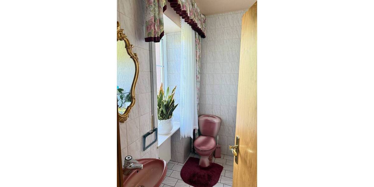 Einfamilienhaus Lebach Gresaubach - 8 Zimmer, 314 m&sup2;, 289.000&euro; | Angebot:25668696