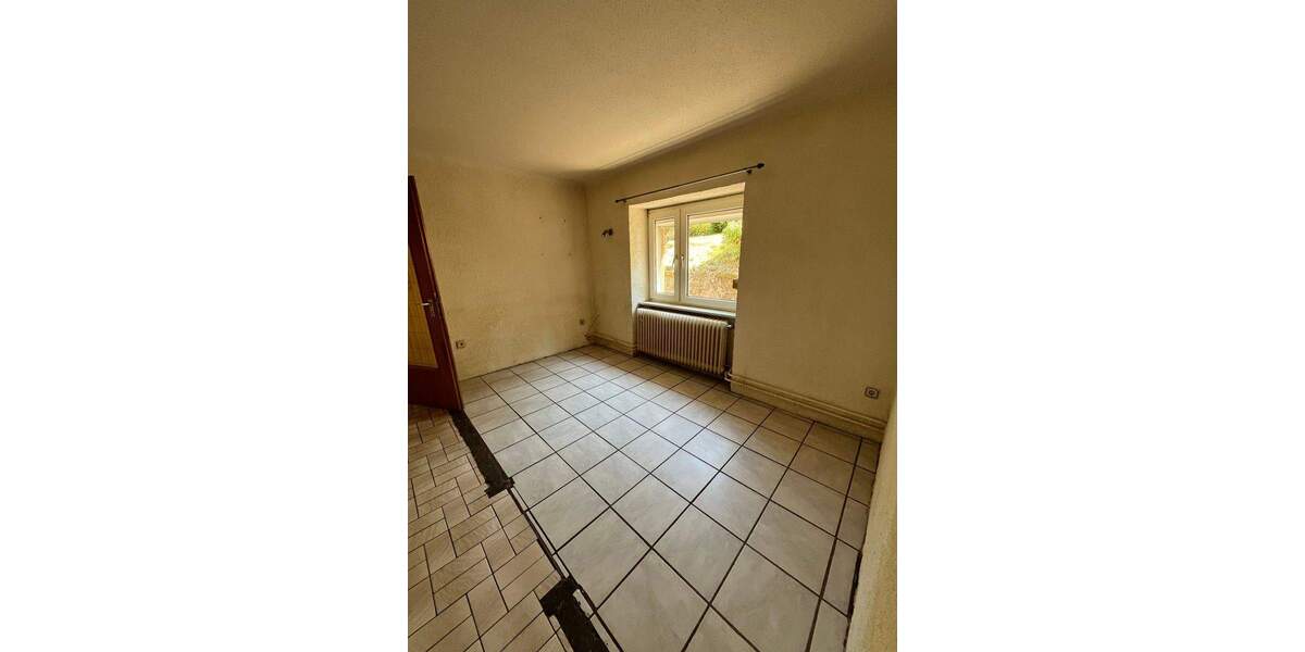 Einfamilienhaus Spiesen-Elversberg Elversberg - 7 Zimmer, 150 m&sup2;, 140.000&euro; | Angebot:25877225