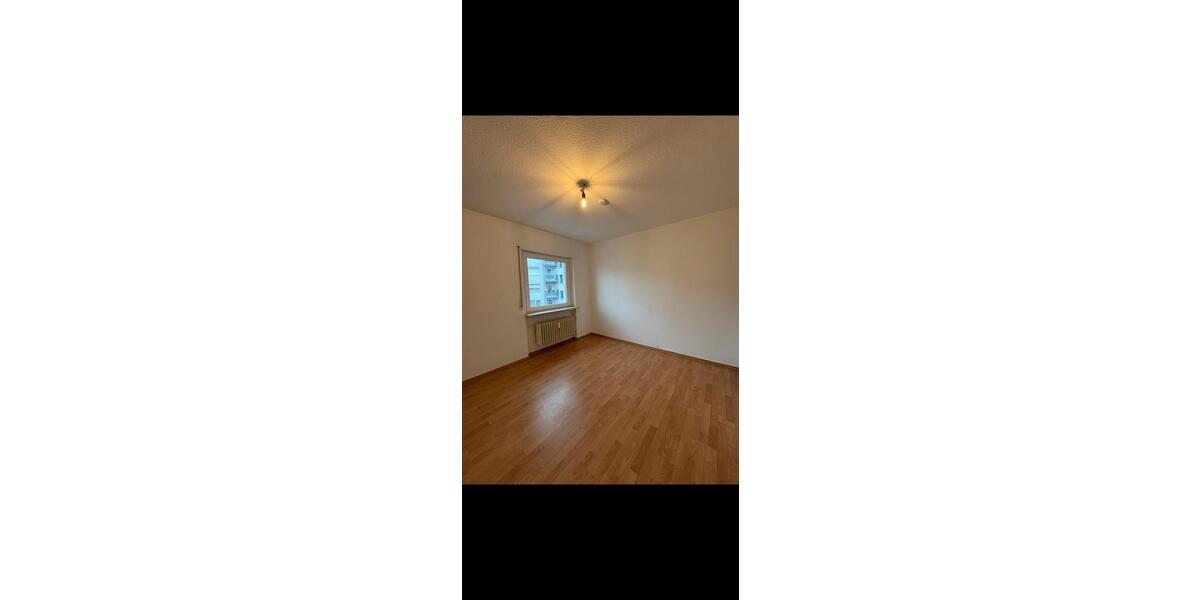 Etagenwohnung Saarbrücken Neue Bremm - 3 Zimmer, 63 m&sup2;, 770&euro; | Angebot:26625492