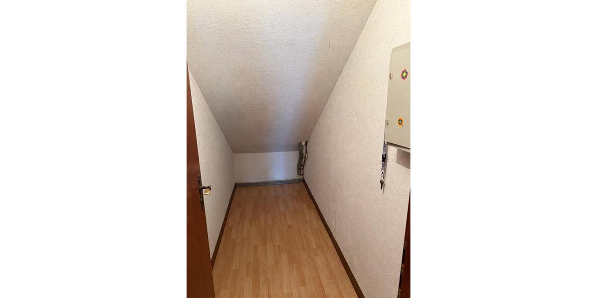 Dachgeschoßwohnung Wadgassen - 2 Zimmer, 75 m&sup2;, 650&euro; | Angebot:26664541