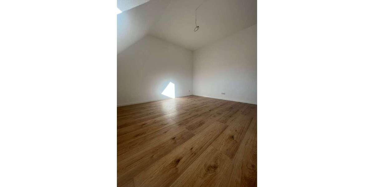 Helle 3-Zimmer-Dachgeschosswohnung in St. Ingbert-Rentrisch ( Saniert) - 3- Sankt Ingbert | Angebot:27111787