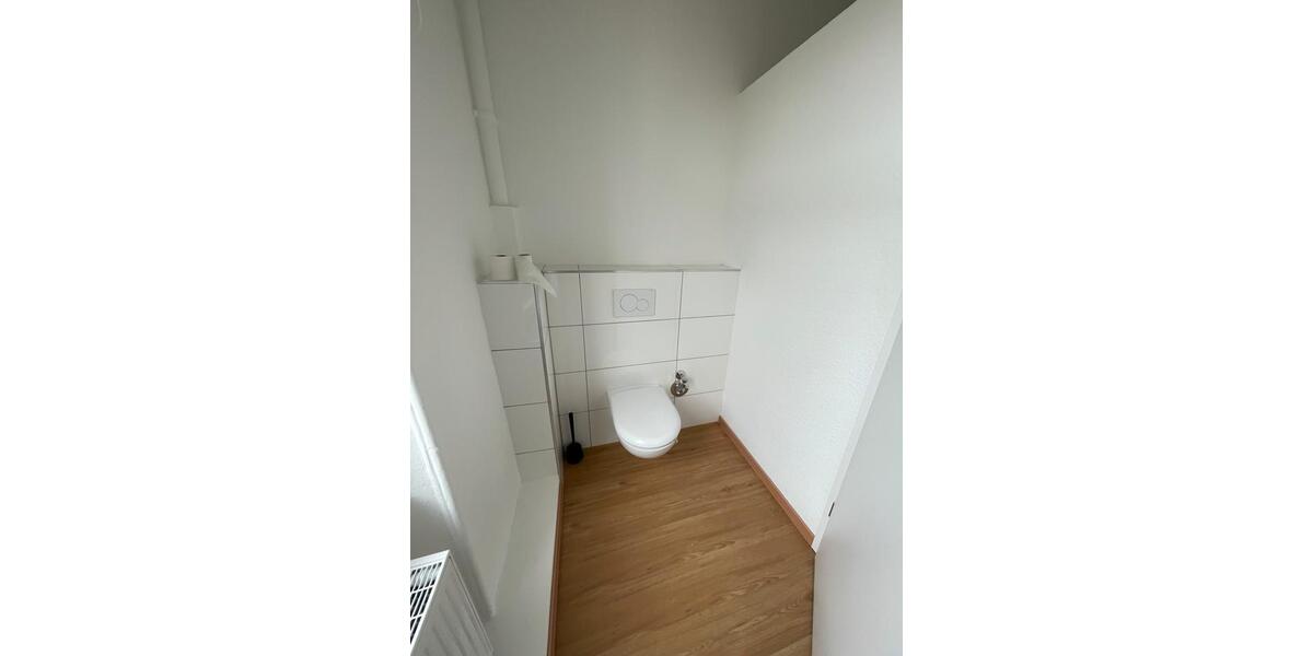 Etagenwohnung Saarbrücken Neue Bremm - 6 Zimmer, 170 m&sup2;, 385&euro; | Angebot:24879667