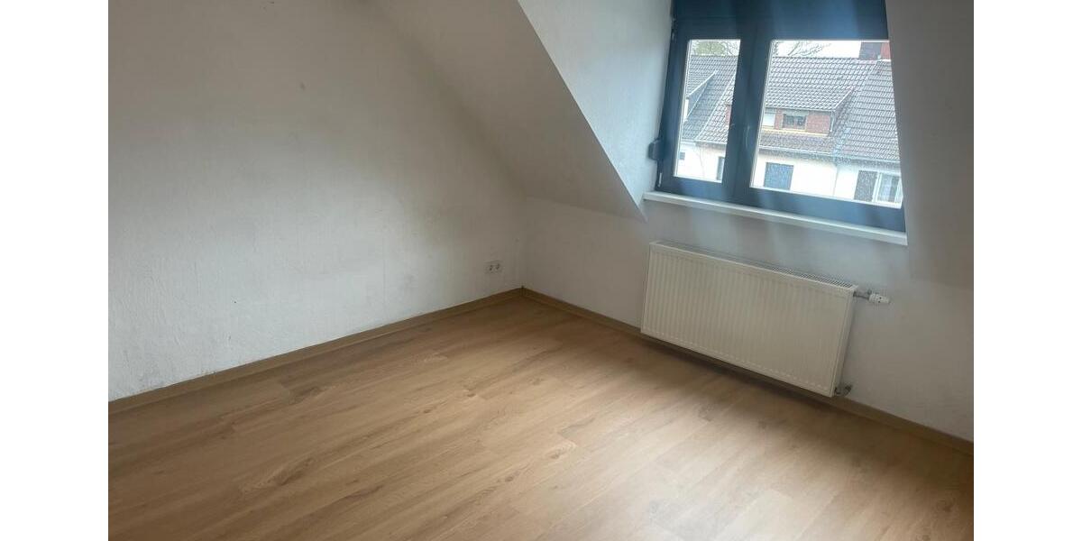 Dachgeschoßwohnung Saarbrücken Kieselhumes - 2 Zimmer, 50 m&sup2;, 550&euro; | Angebot:24940948